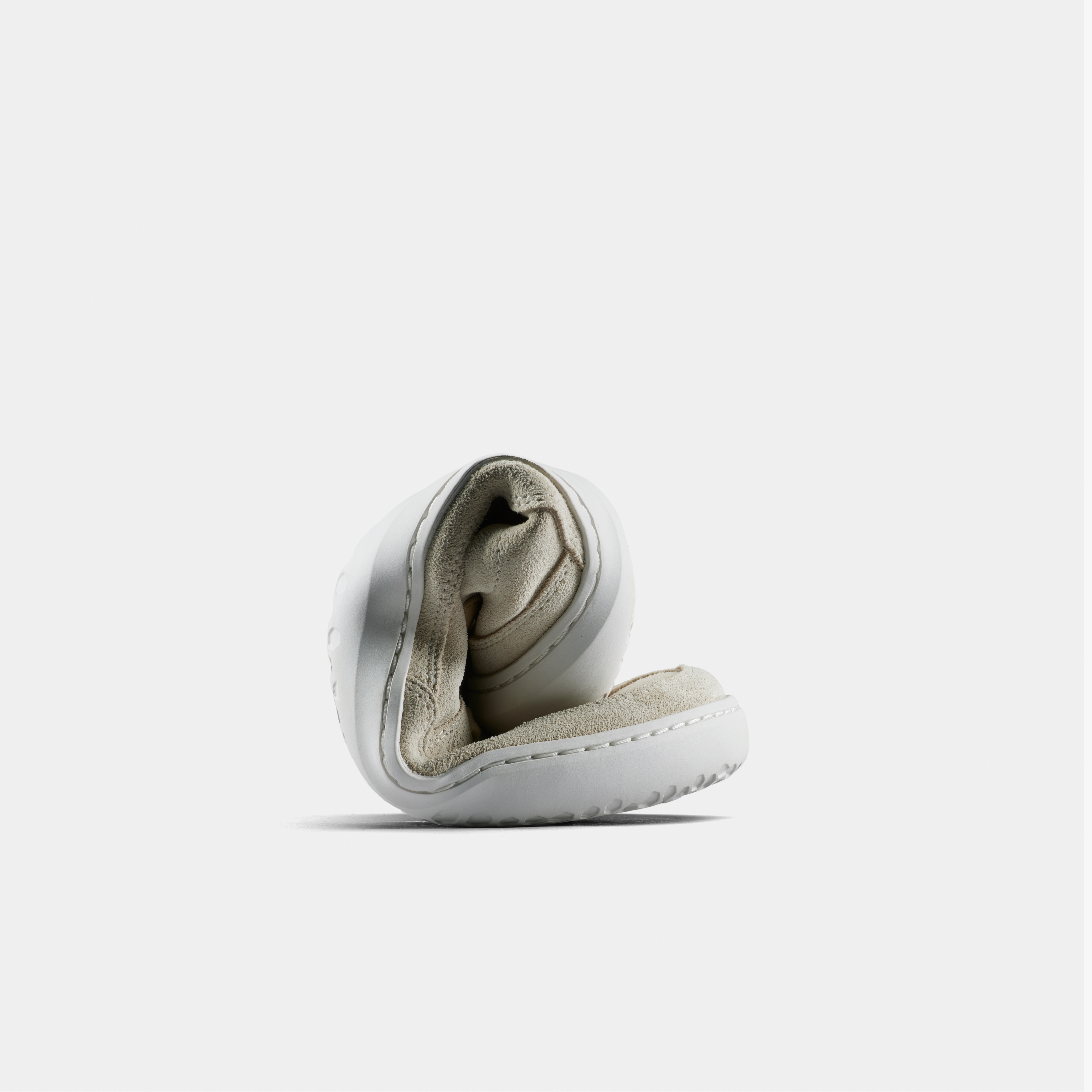 Vivobarefoot Gobi III Sneaker Leather Womens – Sand/Fig – flexibility view