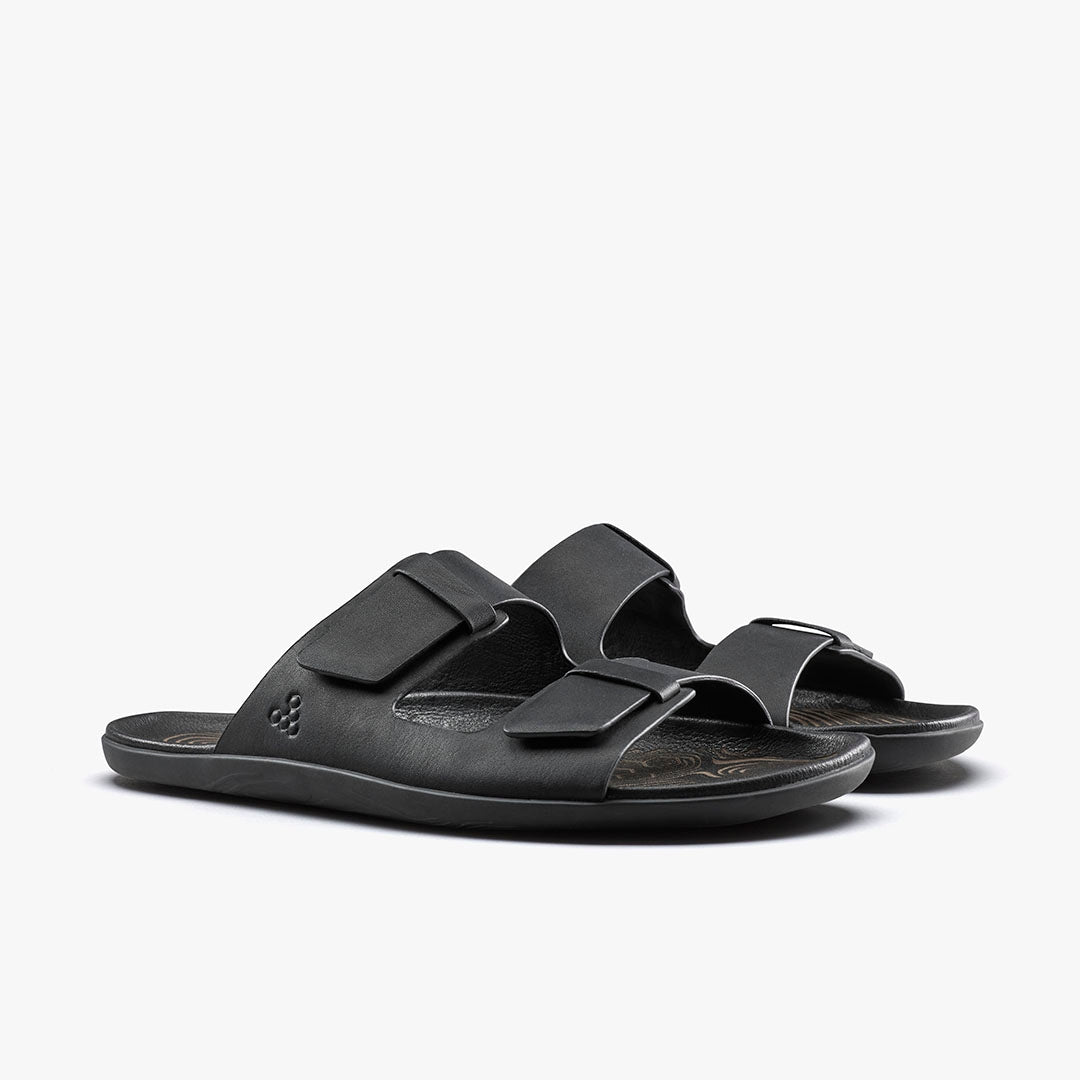 Vivobarefoot Sensus Yin Slide Mens barfodssandal til mænd i farven Obsidian, parvis
