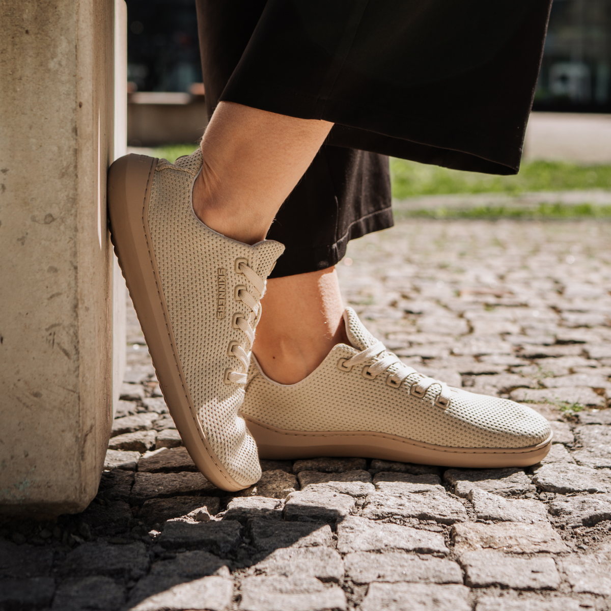 Skinners Globetrotter II Safari Beige – lifestyle 2