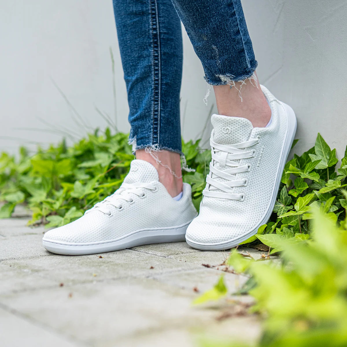 Skinners Globetrotter – White