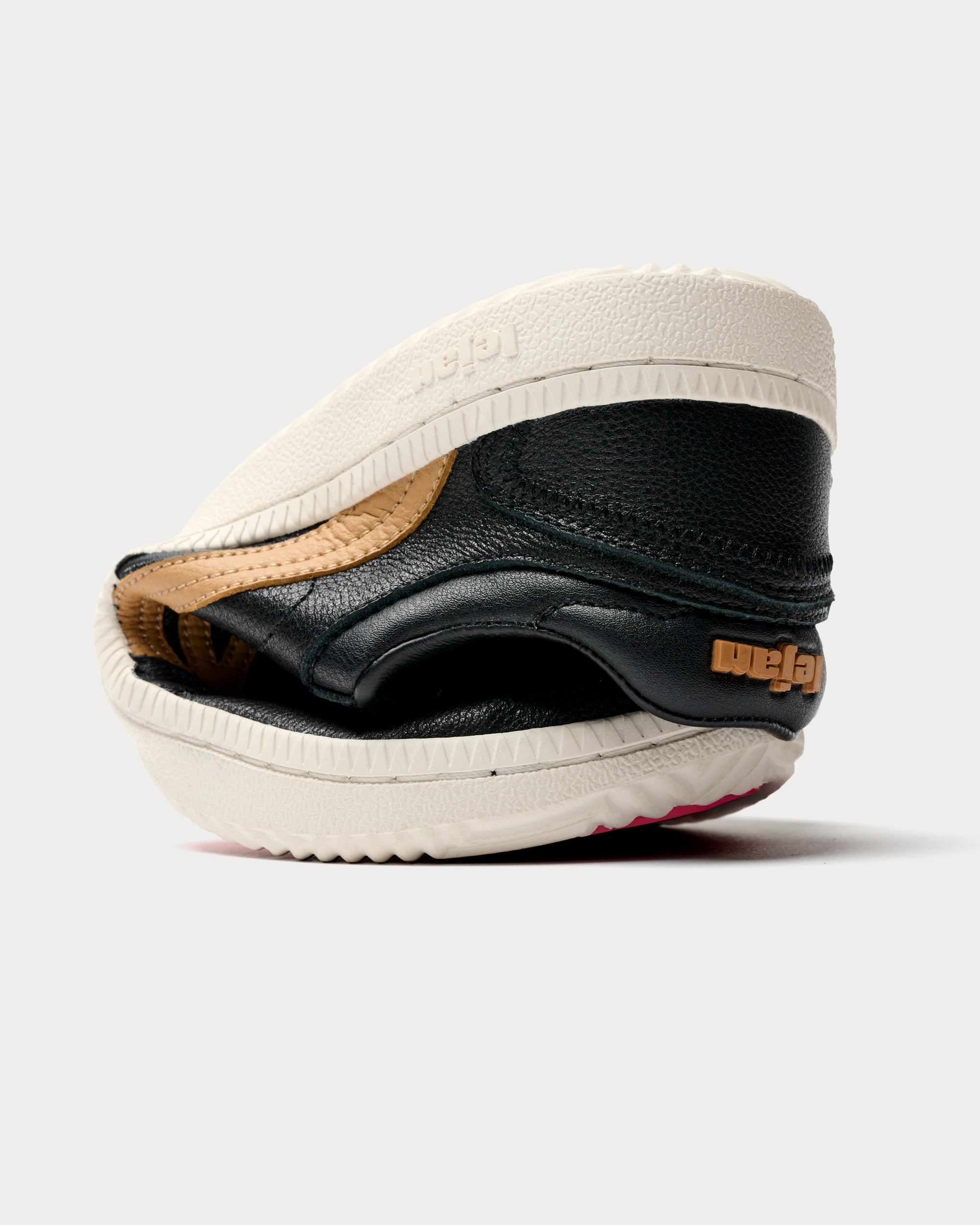 Lejan One Wide – Black