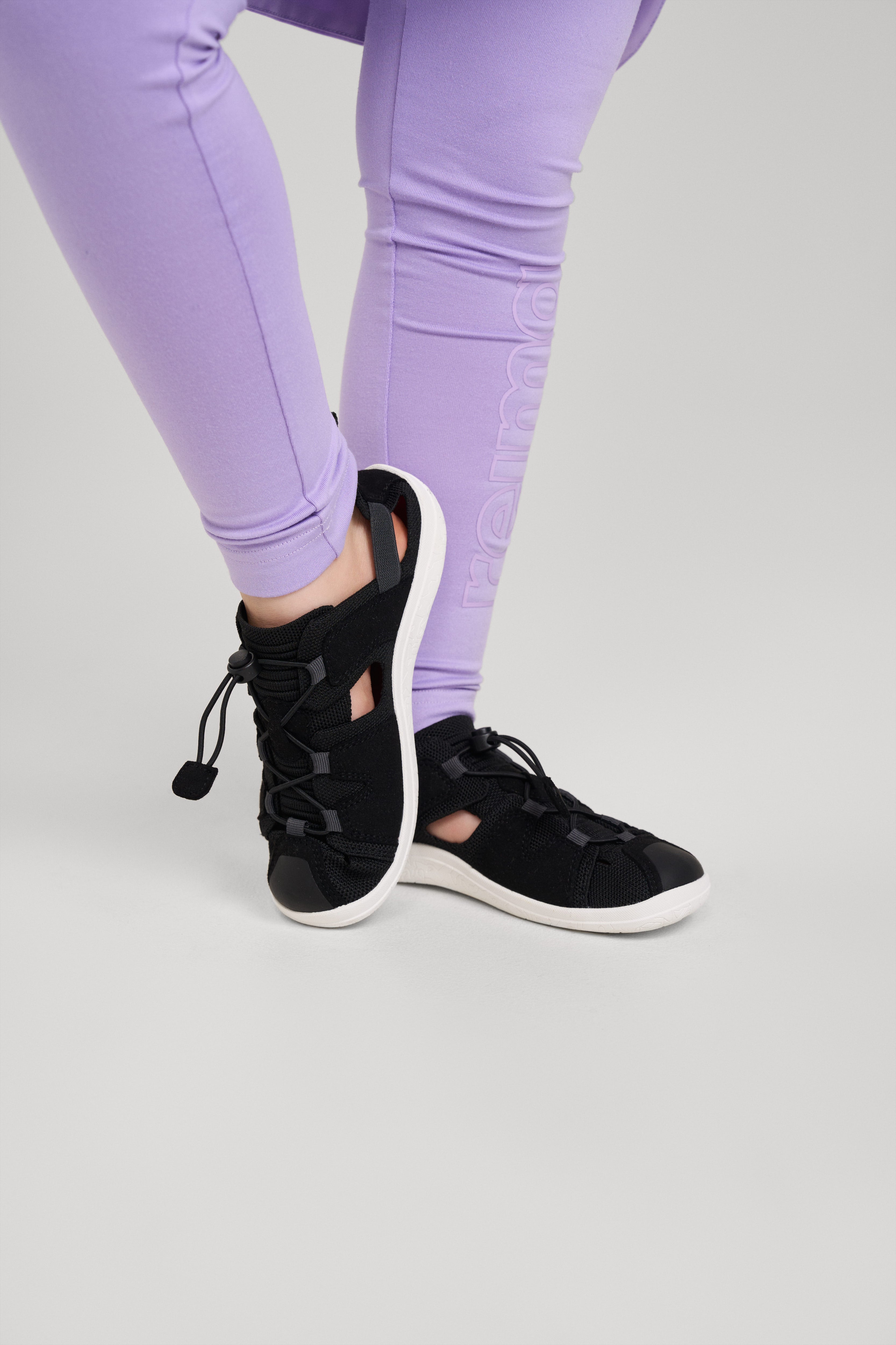 Reima Valoa – Black