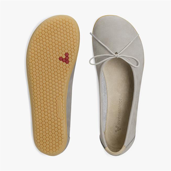 Grå ballerina og honeycomb-ydersål vist oppefra side om side