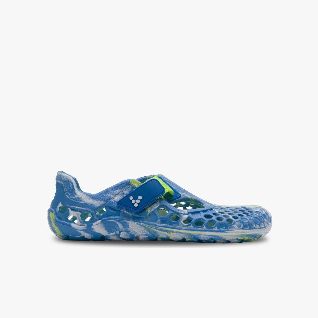 Blue Aqua barfodssko med grønne detaljer set fra ydersiden