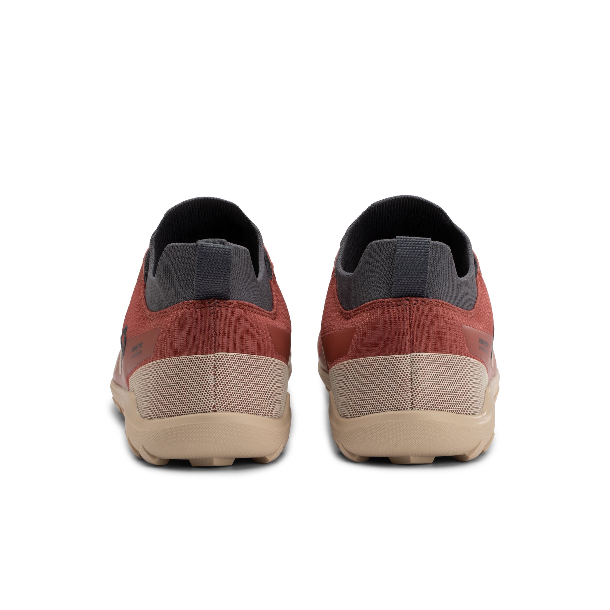 Xero Shoes Mesa Summit WP barfodssko til dame i farven Burnt Brick, set bagfra