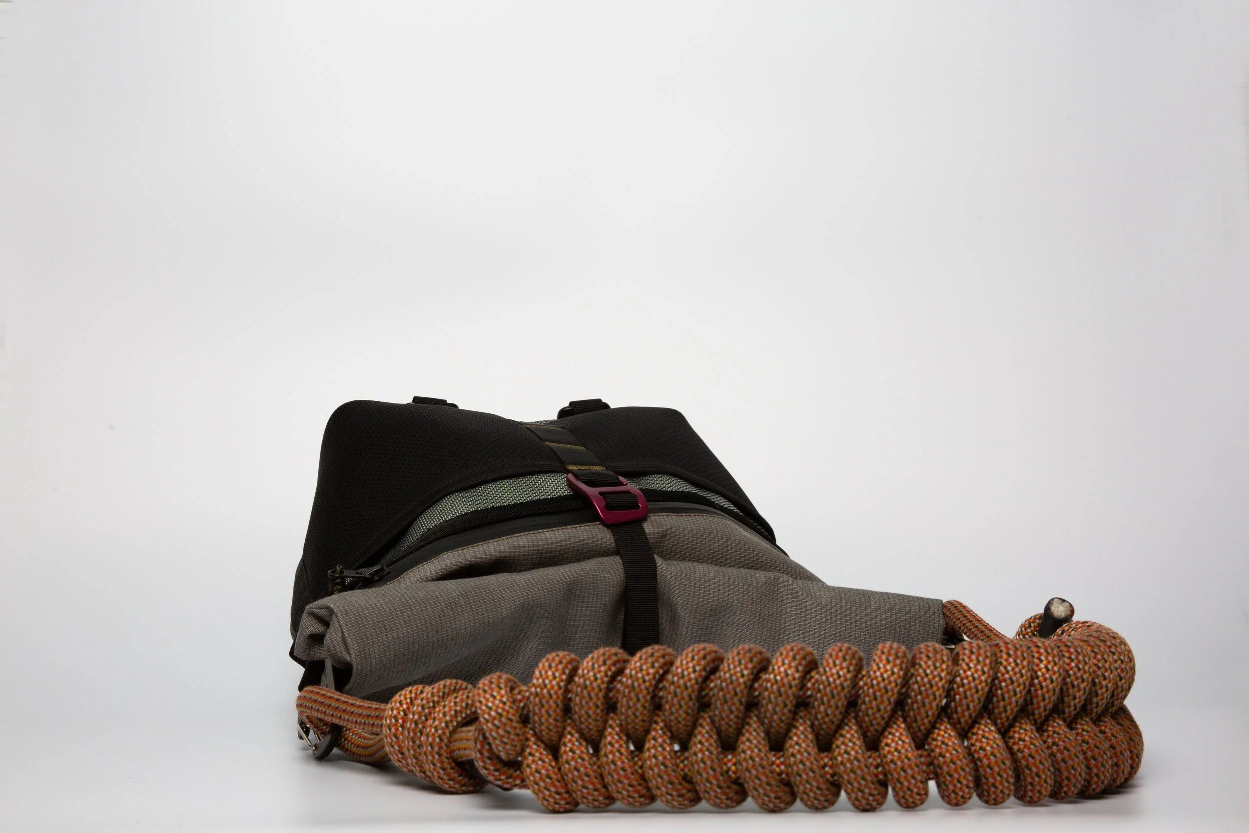 Doorsy Woven Strap – Red/Black