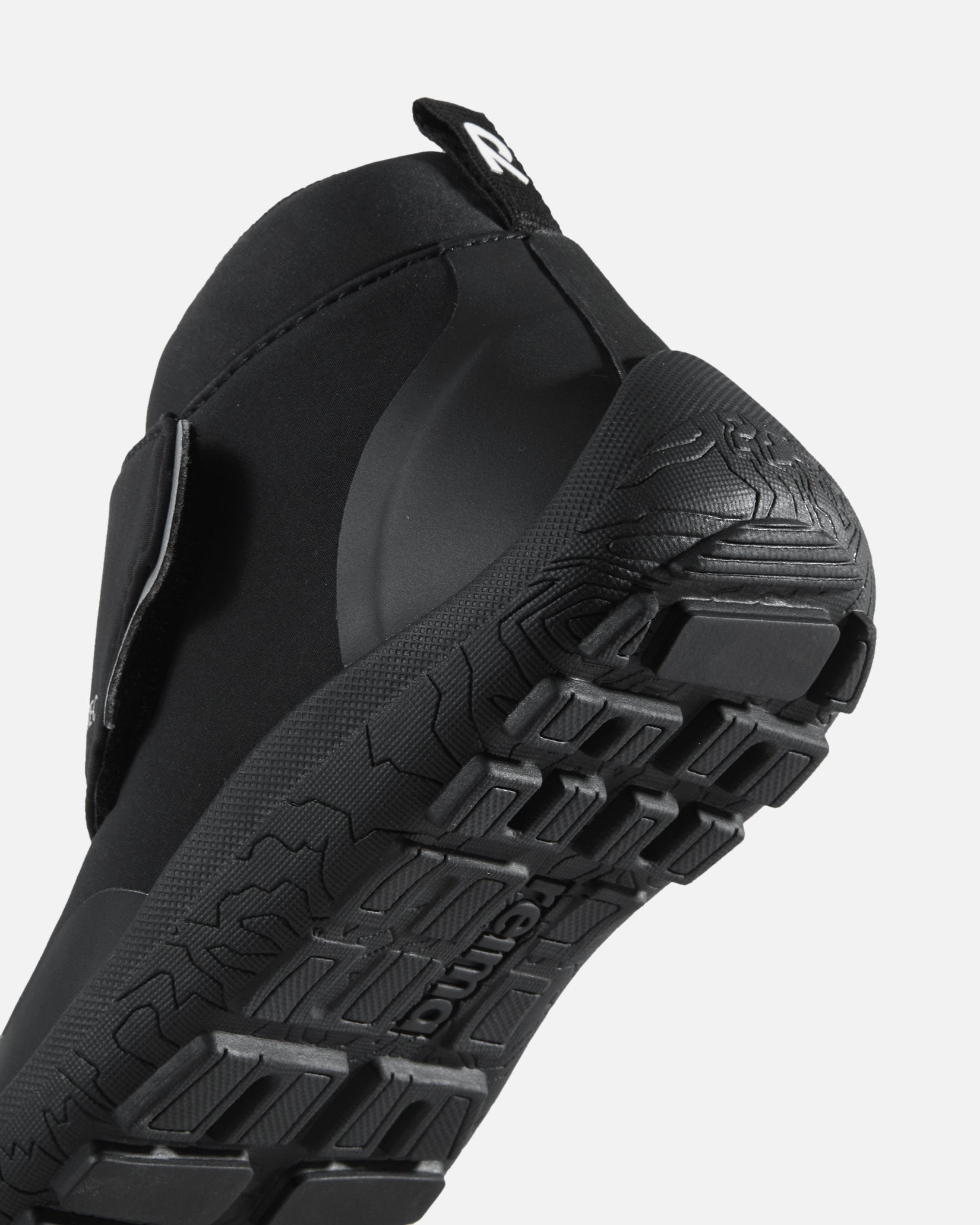 Reima Hyppii – Black