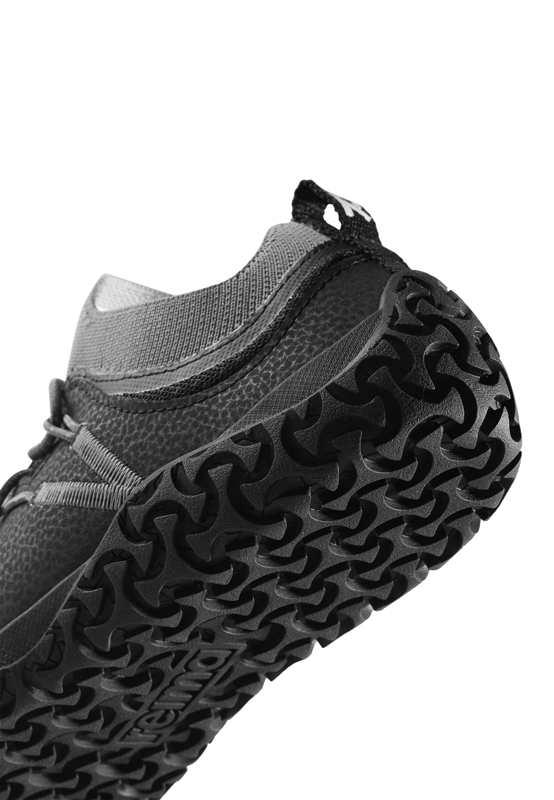 Reima Vaellus – Black