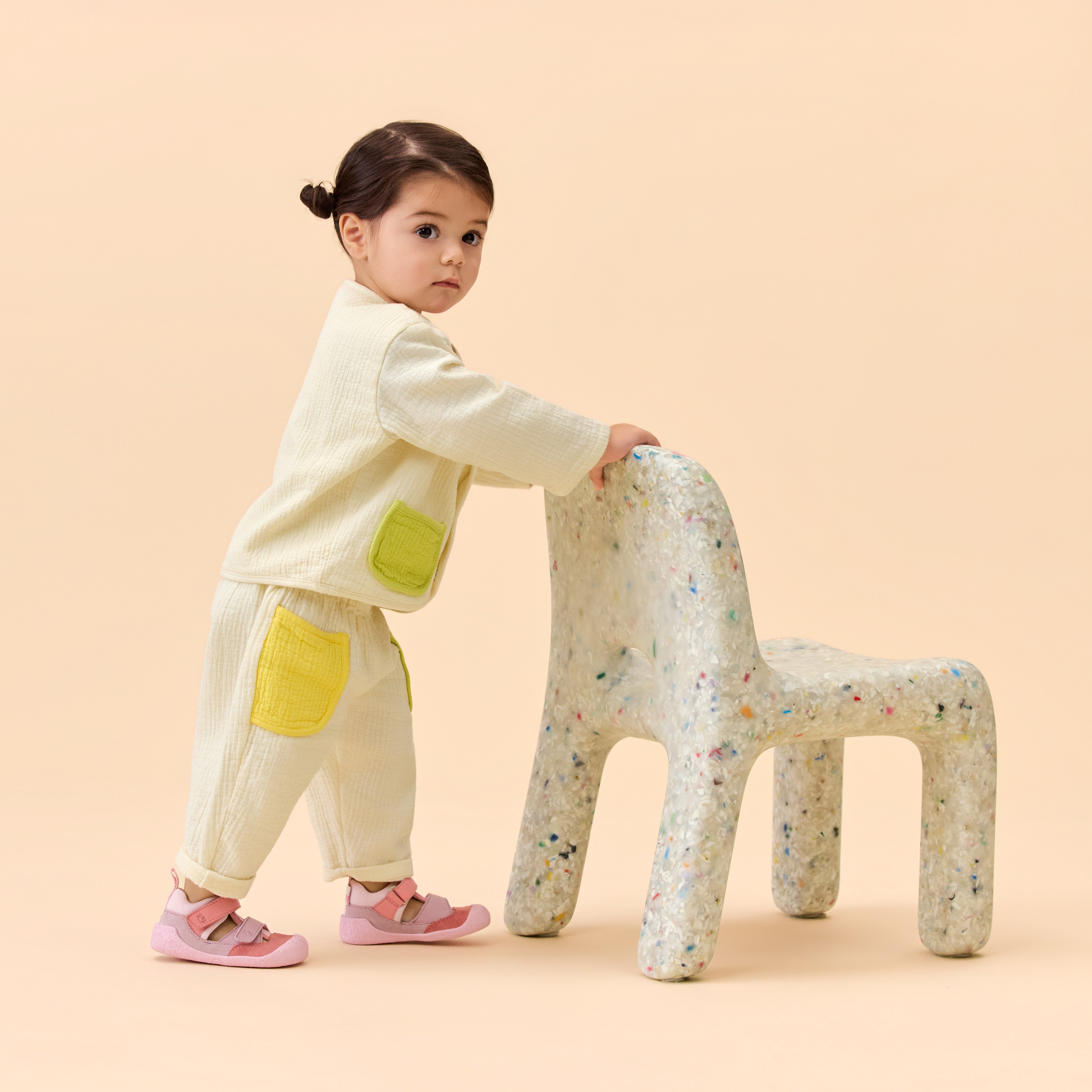 Affenzahn Prewalker Sandal Leather Freely barfodssko til børn i farven Unicorn, livsstilsbillede