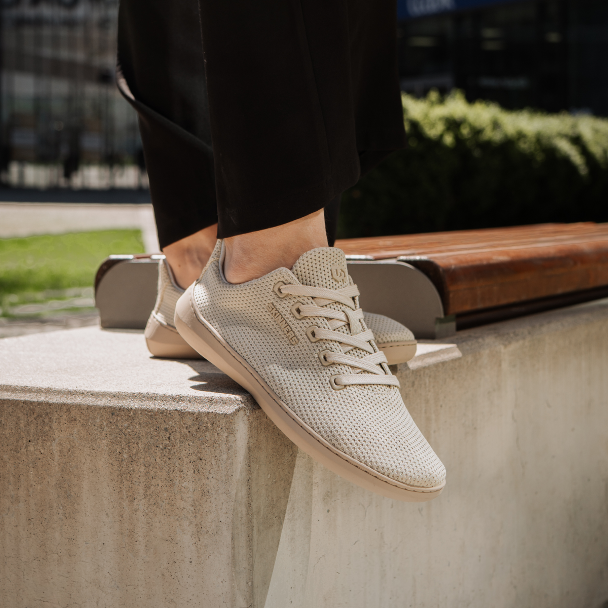 Skinners Globetrotter II Safari Beige – lifestyle 1