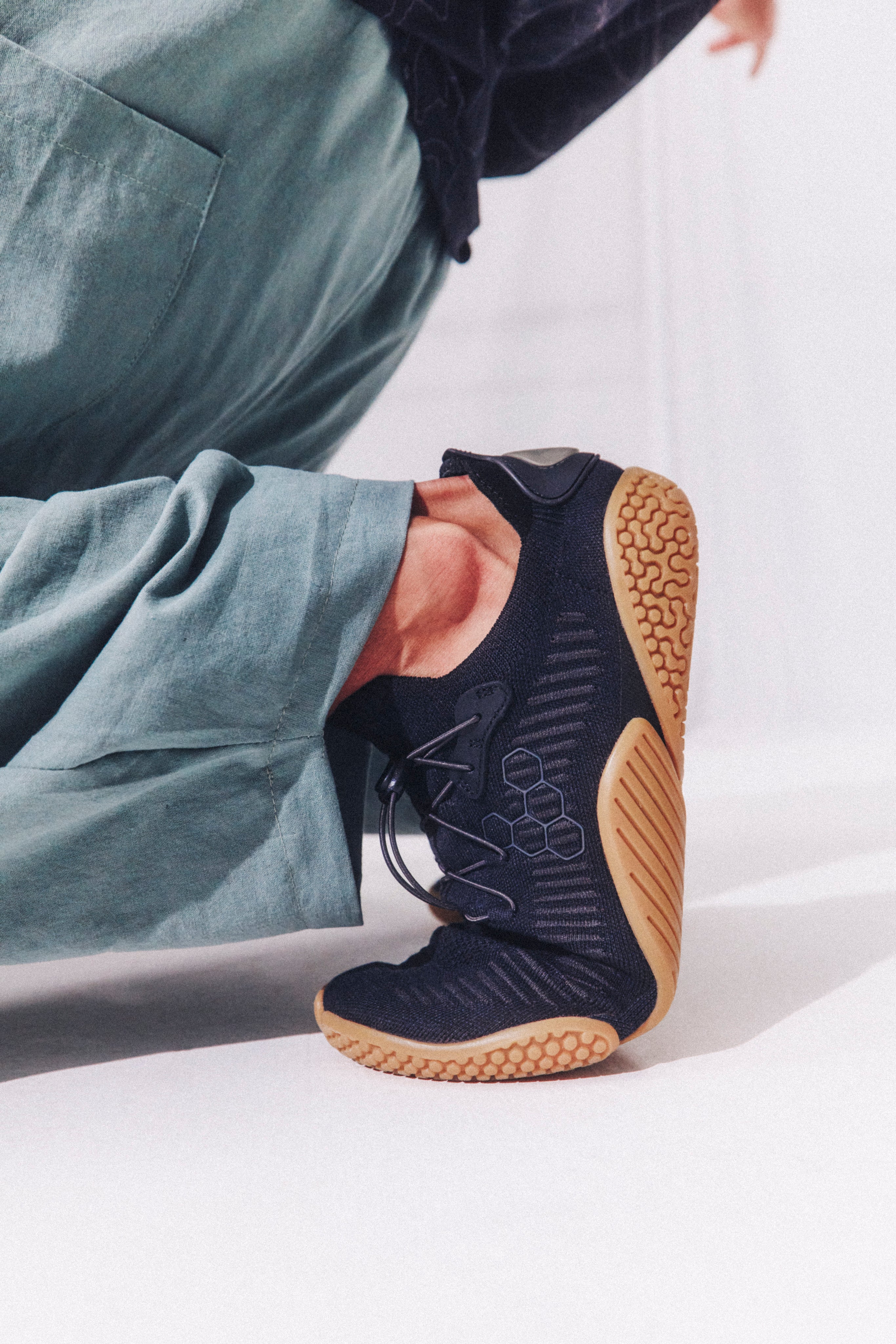 Vivobarefoot Motus Flex Natural Mens – Obsidian