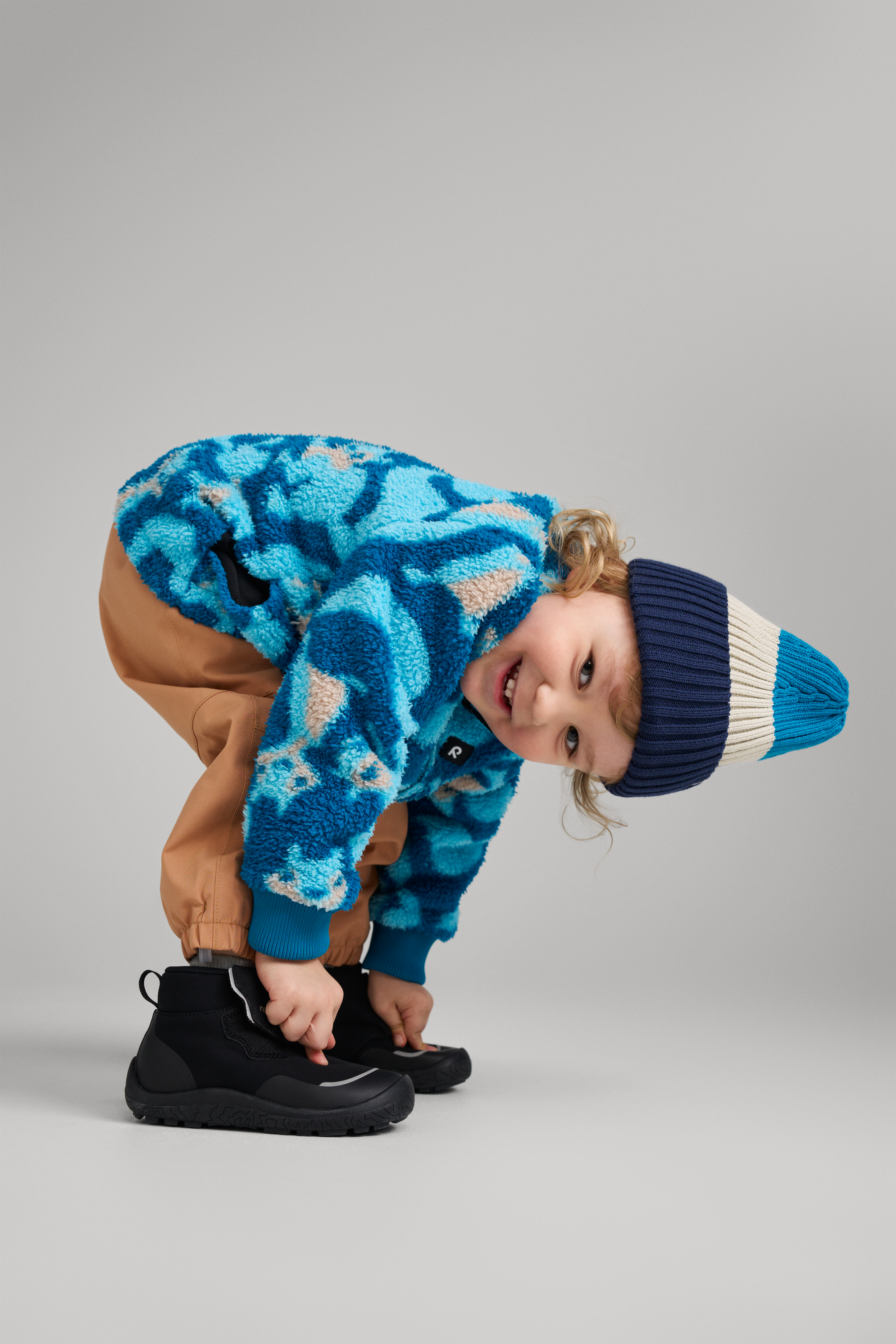 Reima Hyppii – Black