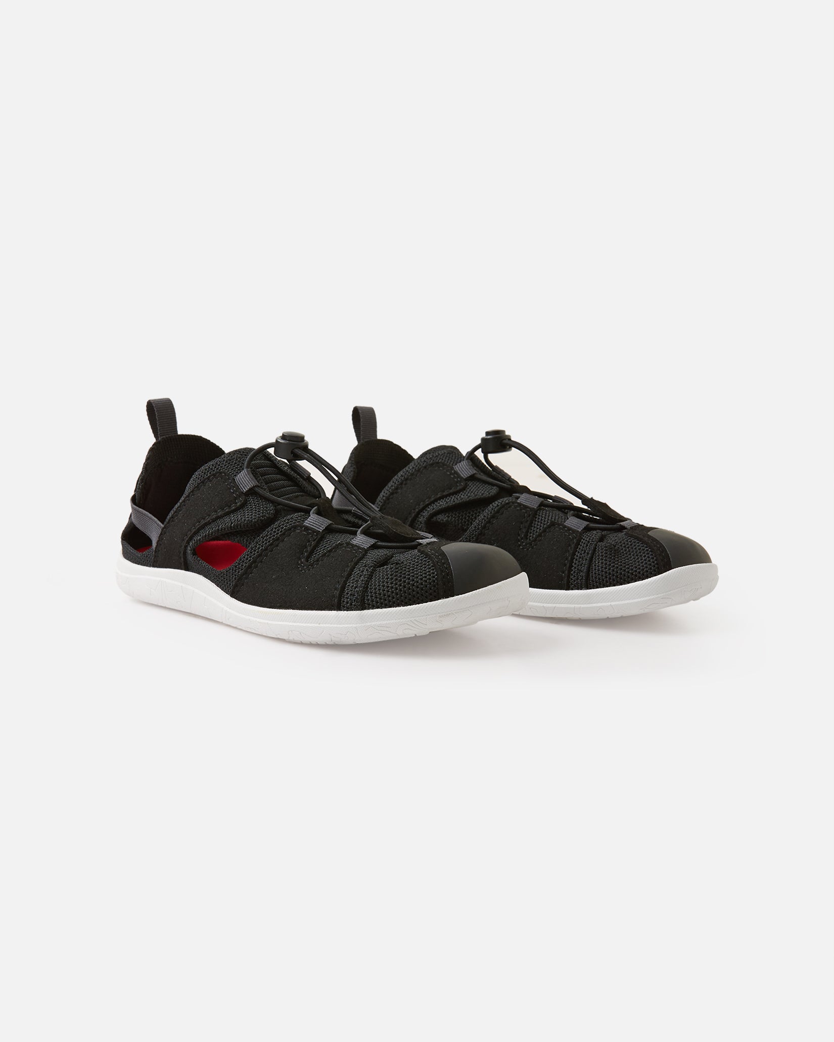 Reima Valoa – Black (5400157B) – par set skråt forfra