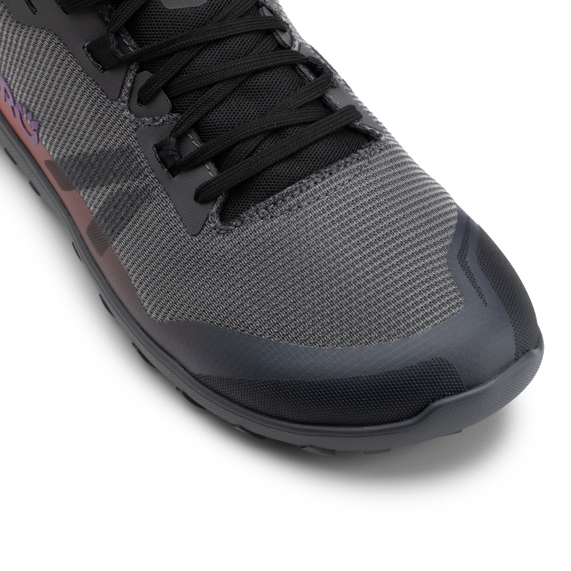 Xero Shoes Mesa Summit barfodssko til herre i farven Asphalt / Multi, detalje af tåkassen