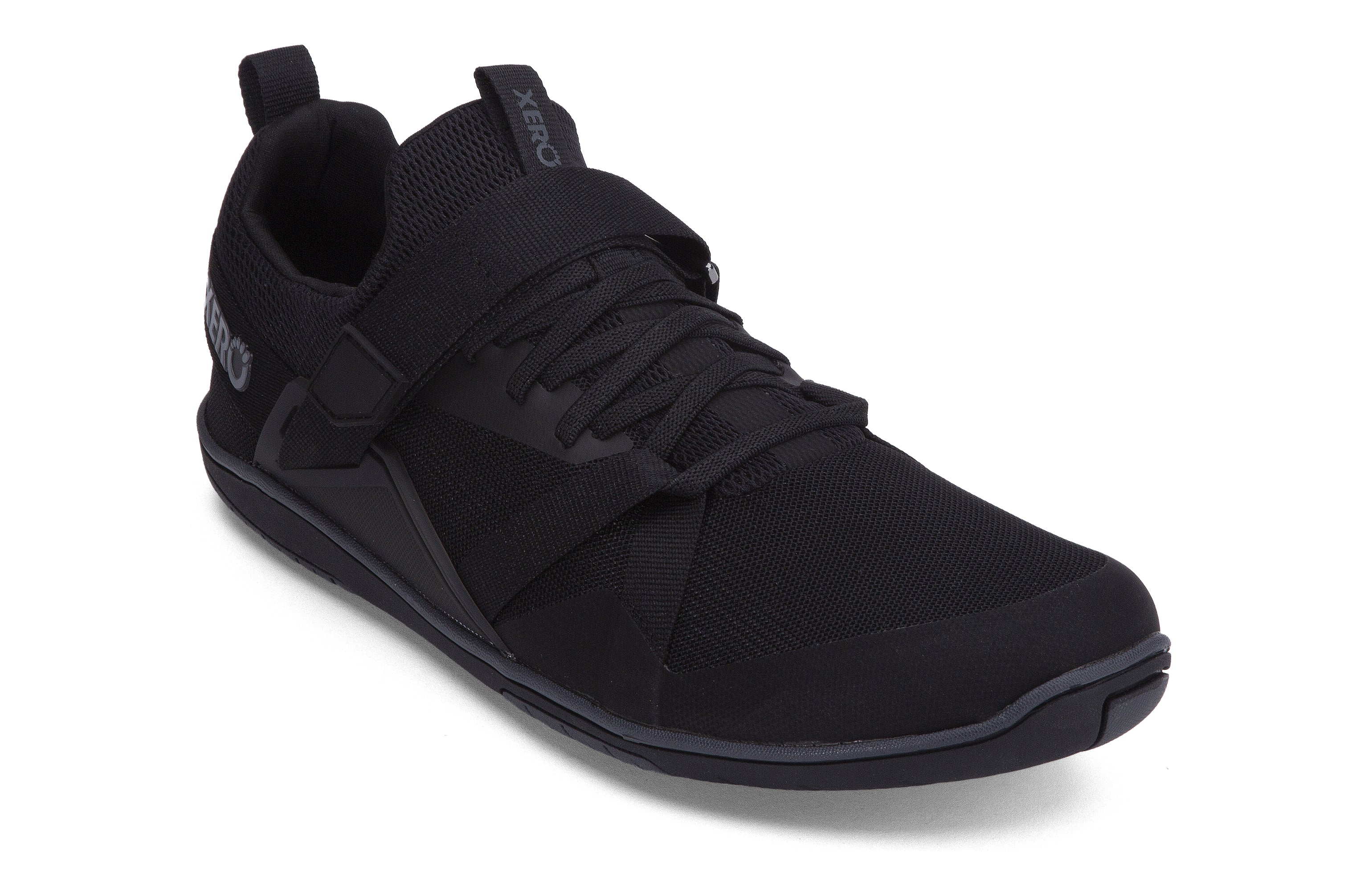 Xero Shoes Forza Trainer Mens barfods træningssko til mænd i farven black, vinklet
